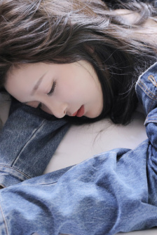 一件一件的剥掉她的衣服